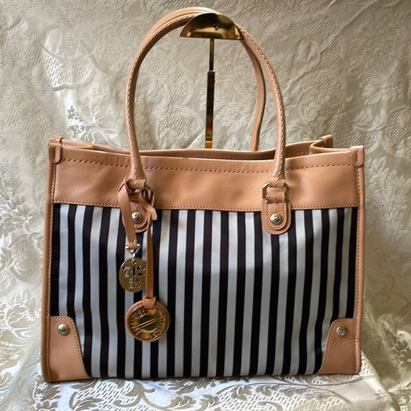 henri bendel Handbags - Henri Bendel Tote jacquard and leather details.  VERY UNIQUE 🔥